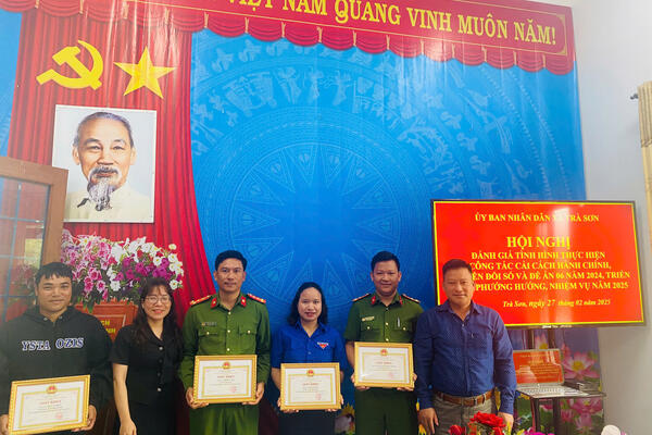 TRÀ SƠN ĐÁNH GIÁ TÌNH HÌNH THỰC HIỆN CÔNG TÁC CẢI CÁCH HÀNH CHÍNH, CHUYỂN ĐỔI SỐ VÀ ĐỀ ÁN 06 NĂM 2024